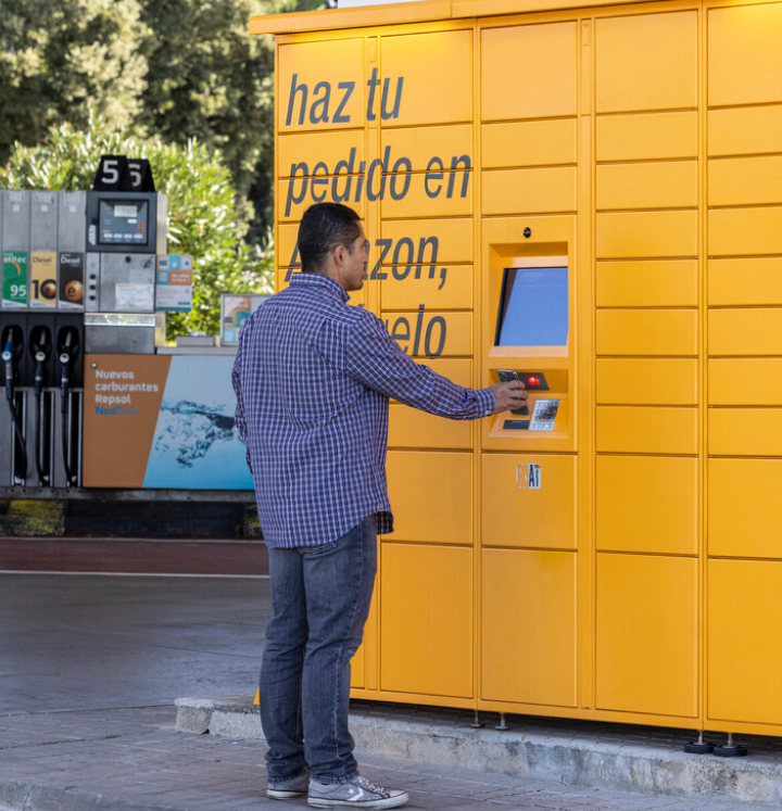 Amazon locker