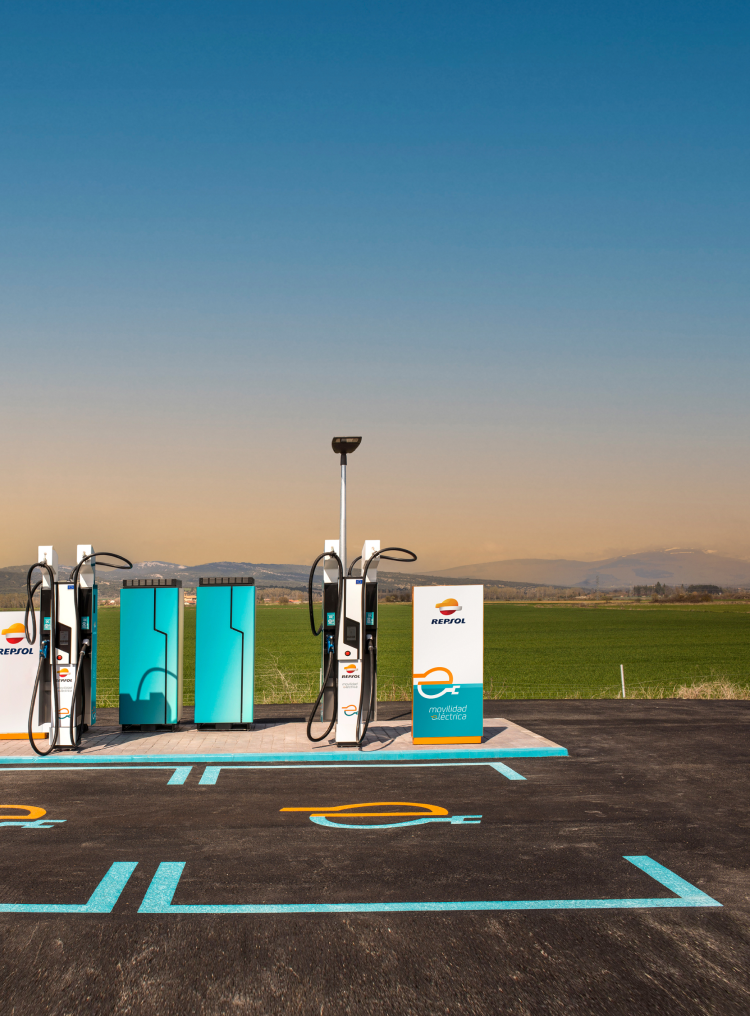 Ultra-fast charging point at Repsol service station