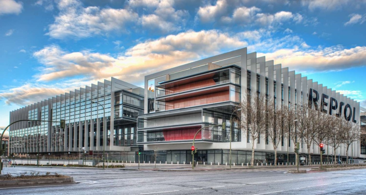 Vista del edificio del Campus Repsol