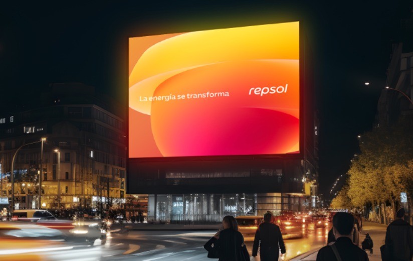 Pantalla difundiendo la nueva marca de Repsol