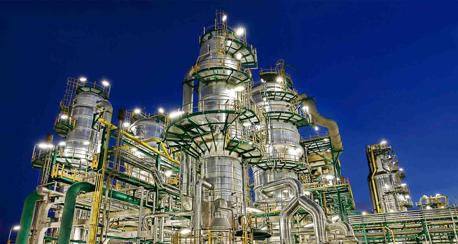 Refinería Tarragona por la noche