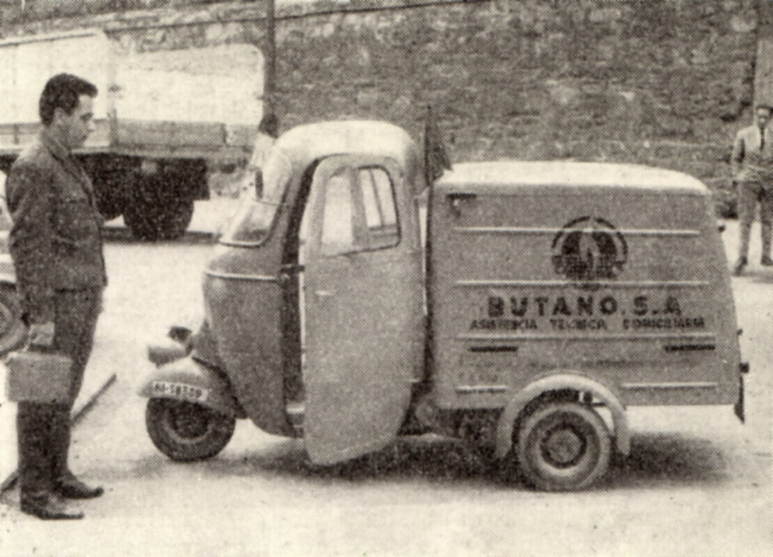  Hombre con una furgoneta de Butano S.A.