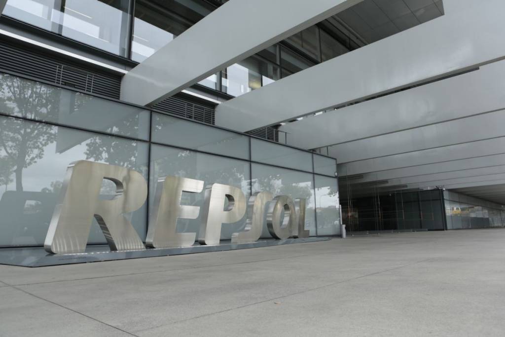 Repsol logo at the Campus entrance