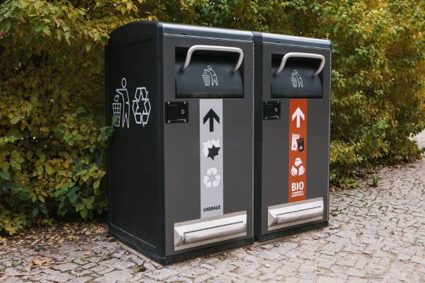 smart trash cans for efficient waste management in smart cities