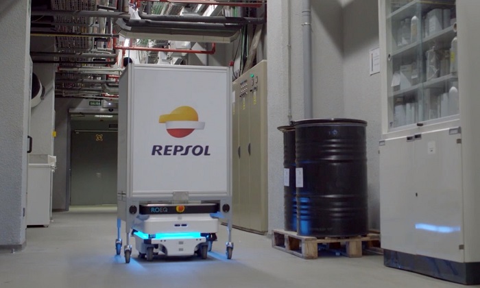 Robot in a Repsol lab