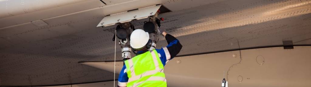 Image of an aircraft maintenance operator