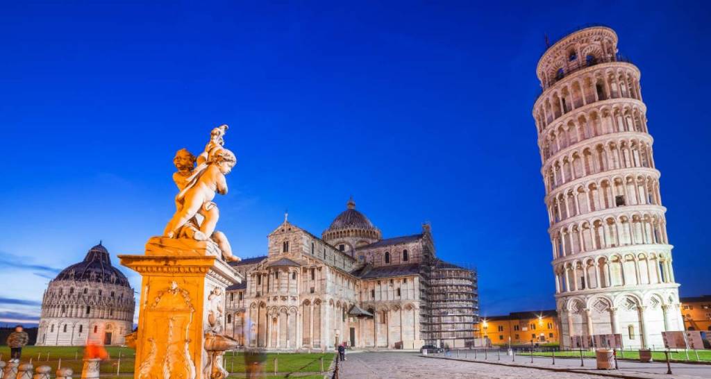 Vista de la Torre Pisa en Italia.