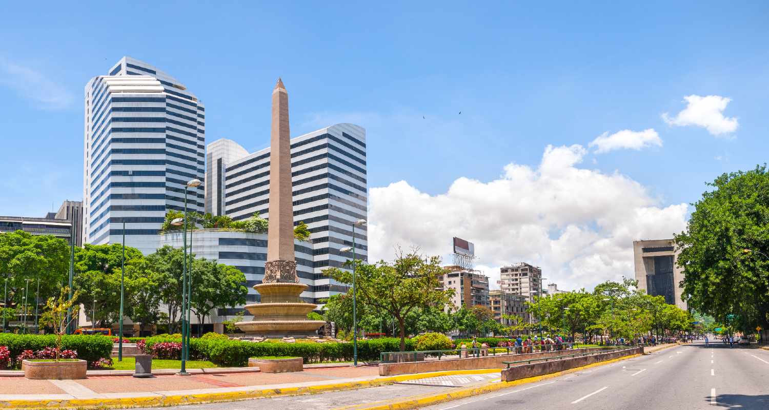 Vista de unos edificios en una ciudad de Venezuela