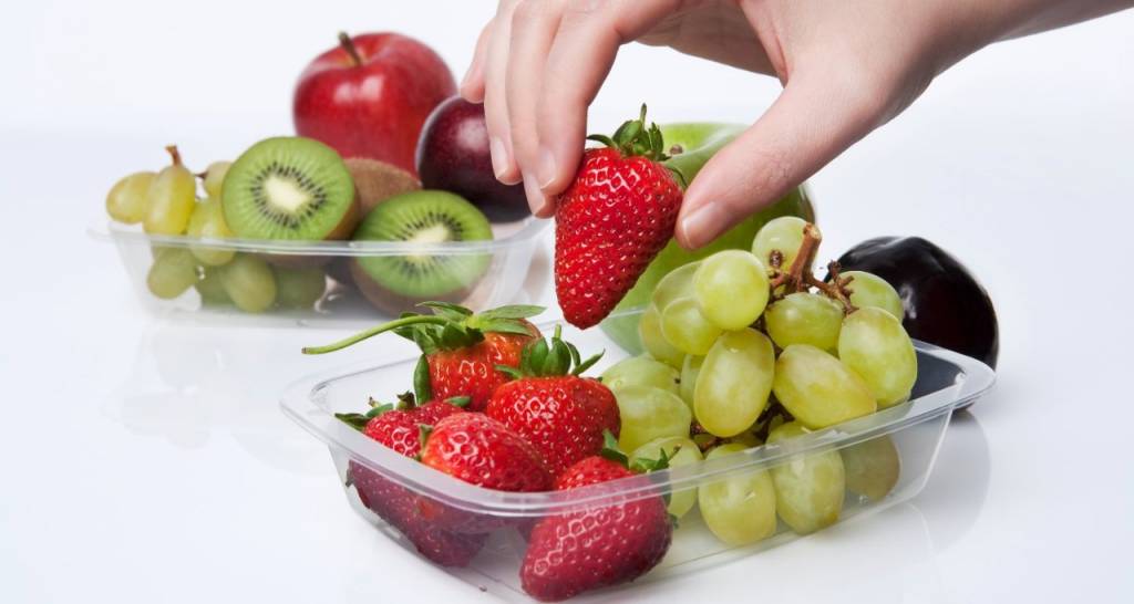 Fruit in plastic packaging
