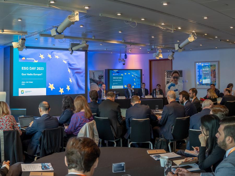 ESG Day presentation with attendees